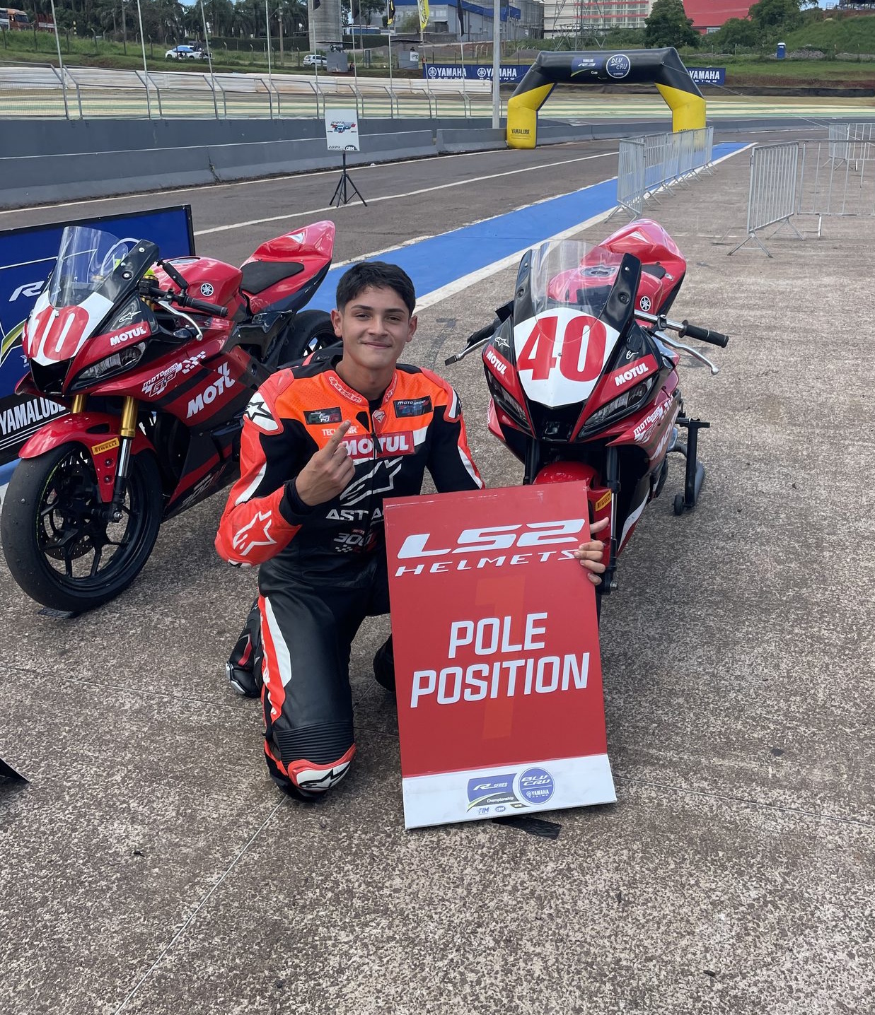 Cauã Rocha - Piloto